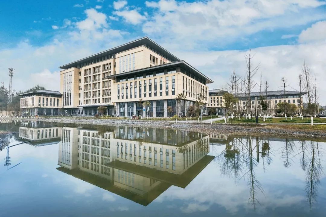 湖北名族学院科技学院(肇庆学院有什么专业选择)-图1